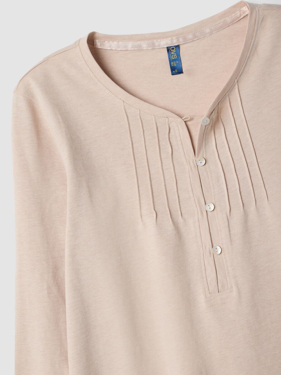 Pigiama beige in misto cotone organico con Collo serafino_1