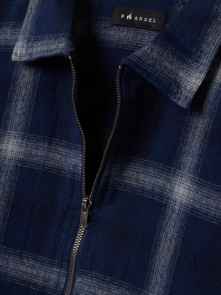 Camicia cropped blu in puro cotone a quadri con zip over fit_1