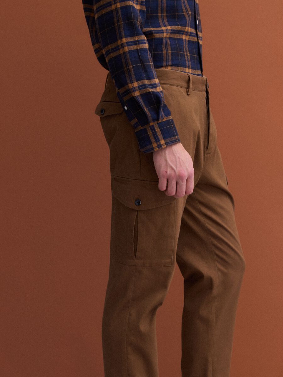 Brown comfort-fit stretch cotton twill cargo trousers_2