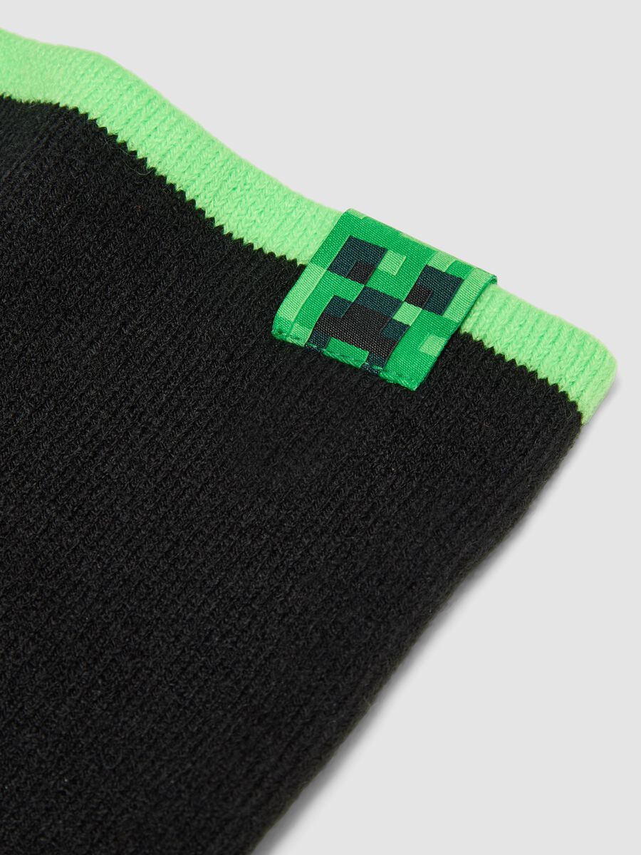 Black and green knitted Minecraft scarf_1