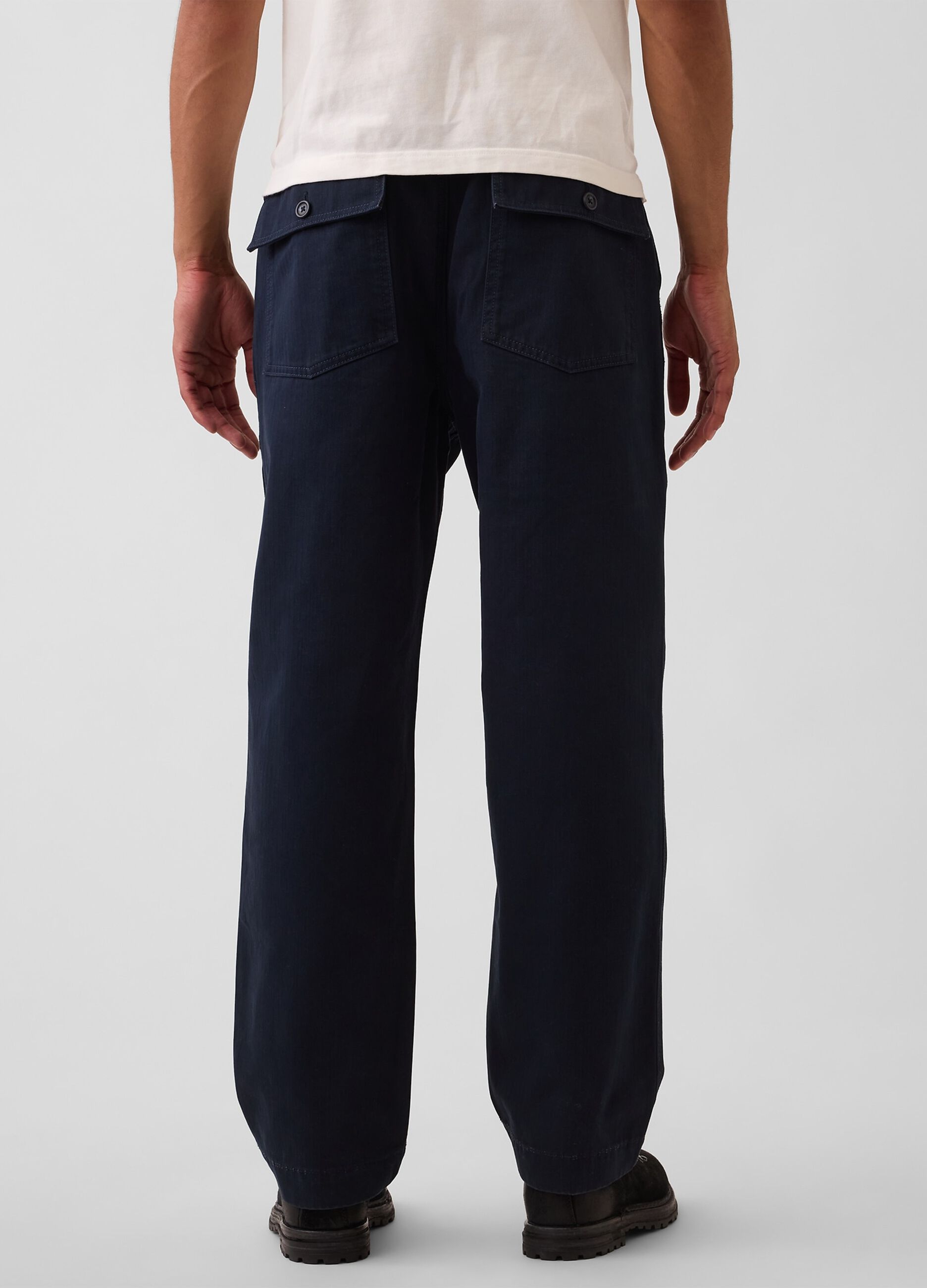 Pantaloni blu navy in puro cotone con tasche applicate