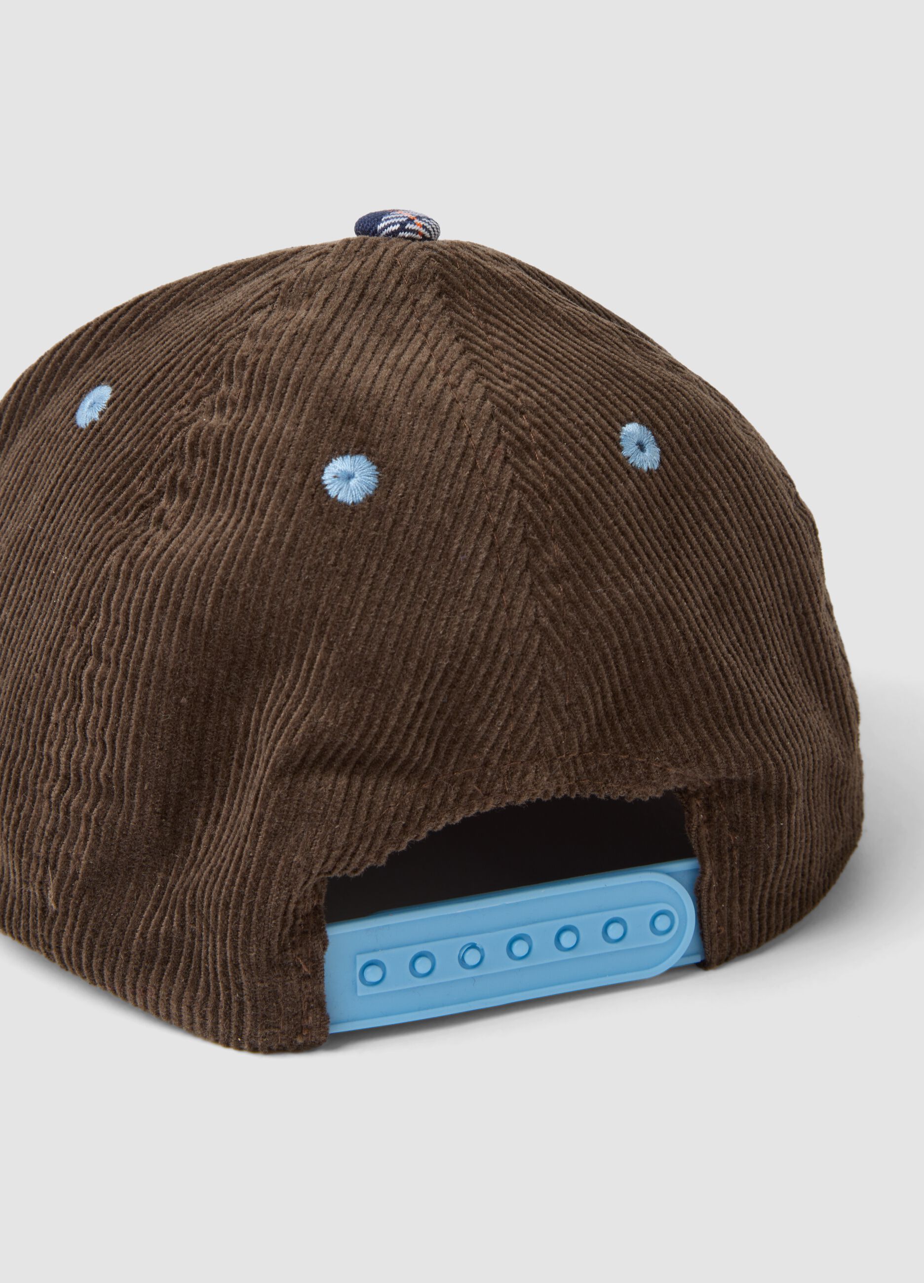Brown pure cotton ribbed cap with peak
