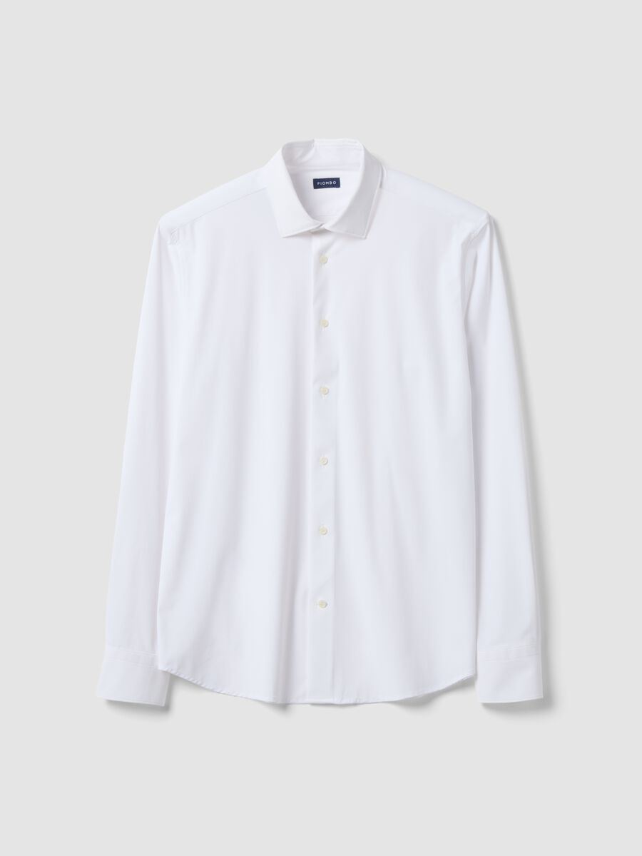 قميص أبيض بقصّة Slim Fit من قماش مرن قابل للتنفس مع تمدد رباعي الاتجاهات_4