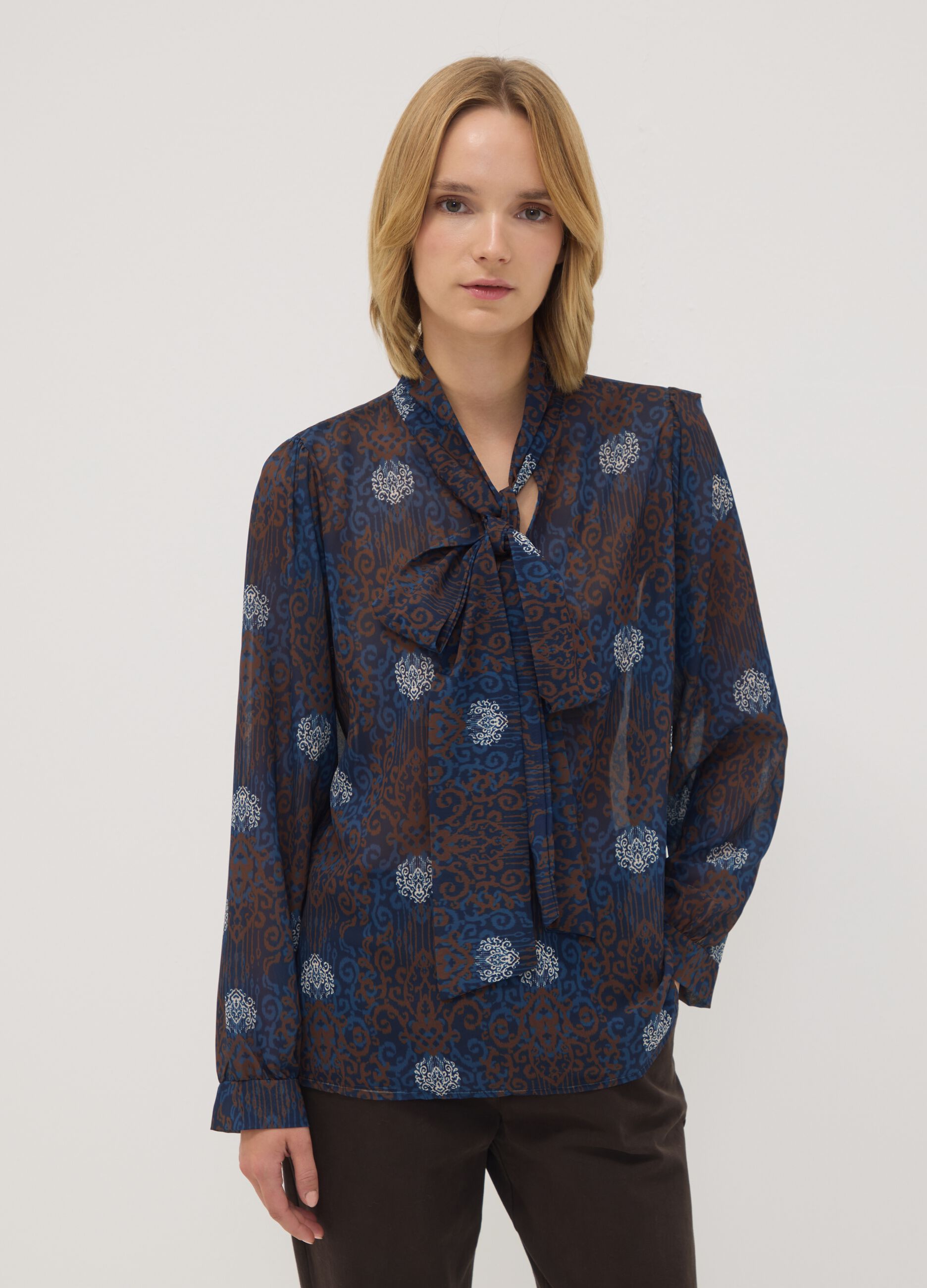 Blue and brown blouse with bow and all-over print, regular fit