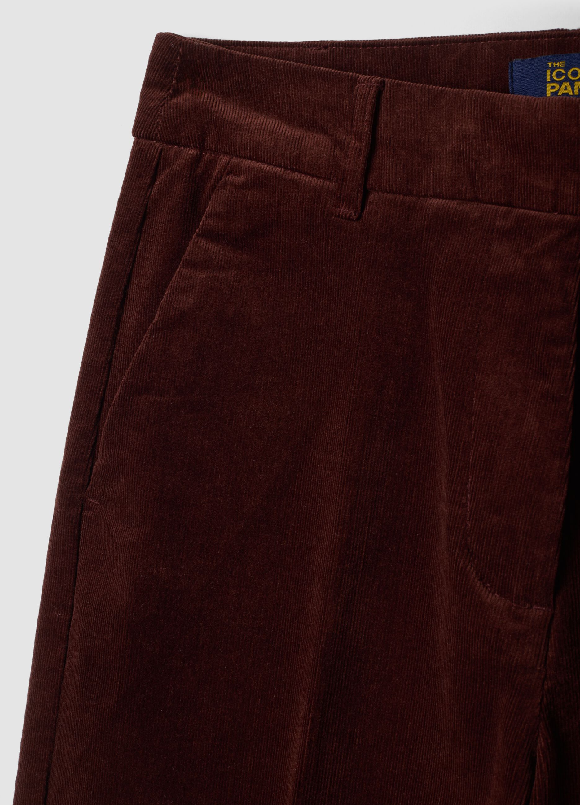 بنطال The Iconic Pants بني من قطن مطاطي مضلّع بقصّة مستقيمة