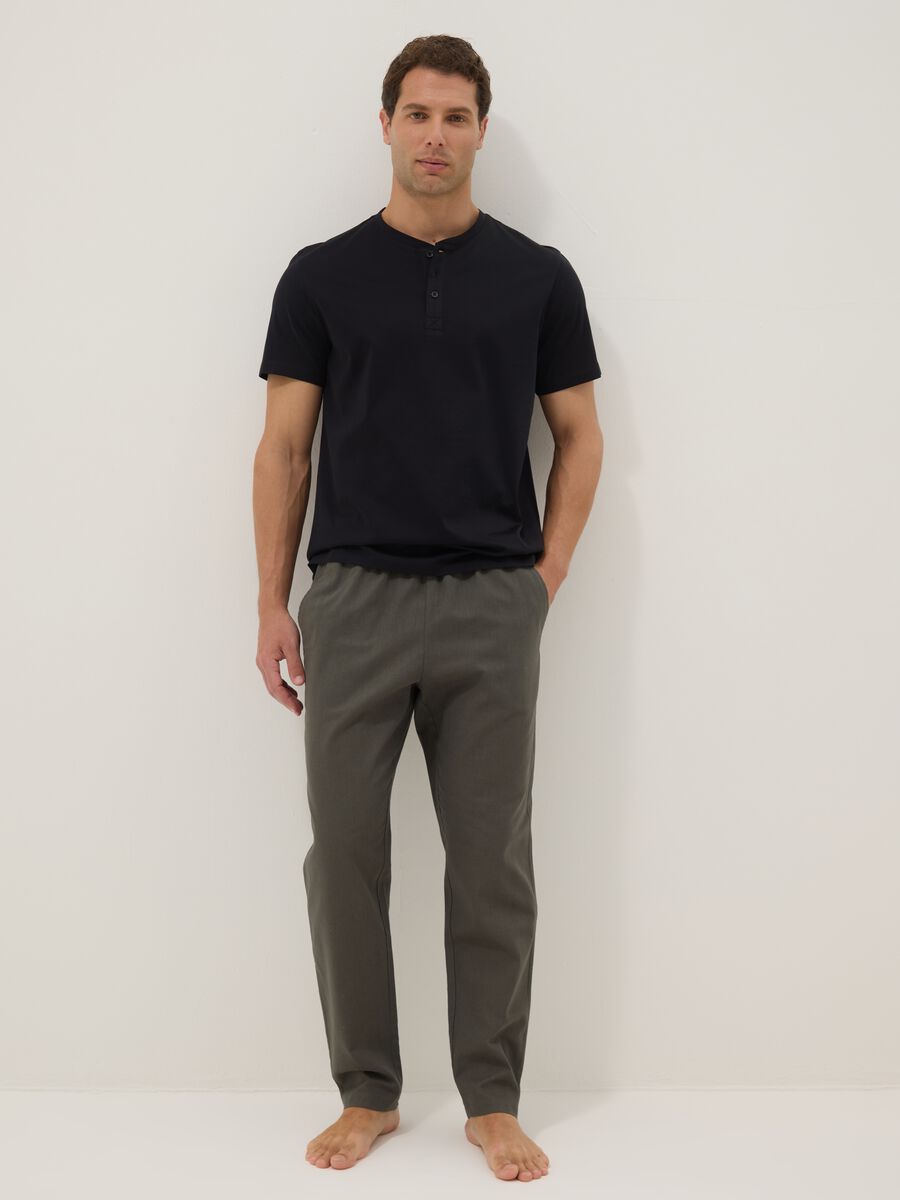 Green relaxed fit pajama trousers in cotton-linen blend_0