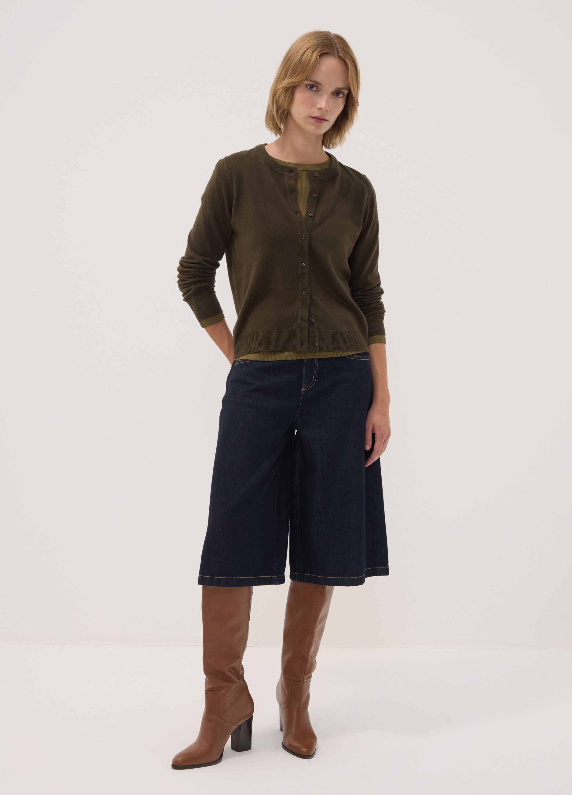 Cardigan verde girocollo regular fit con bottoni