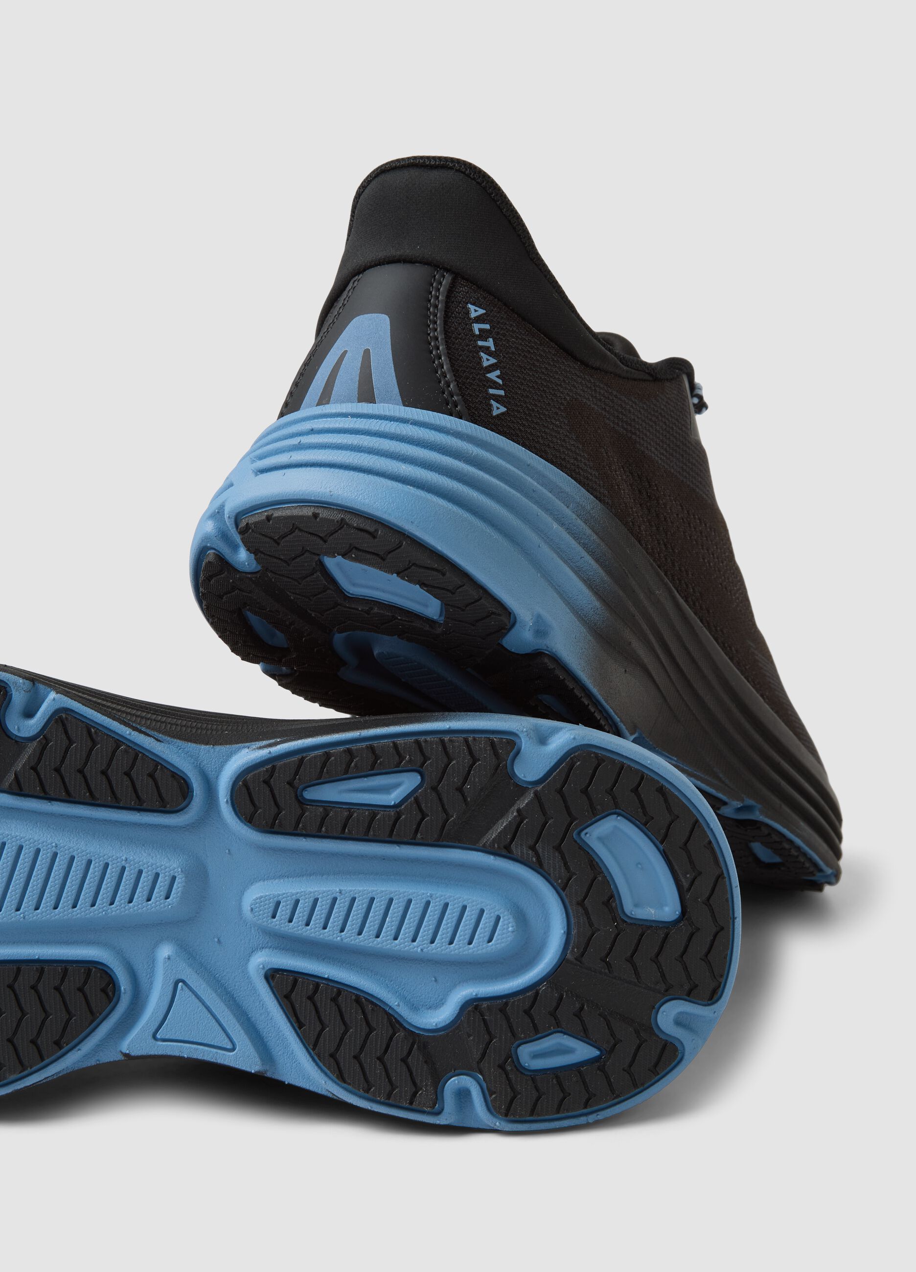 Black Outdoor Sneakers with Cushioned Midsole ALTAVIA