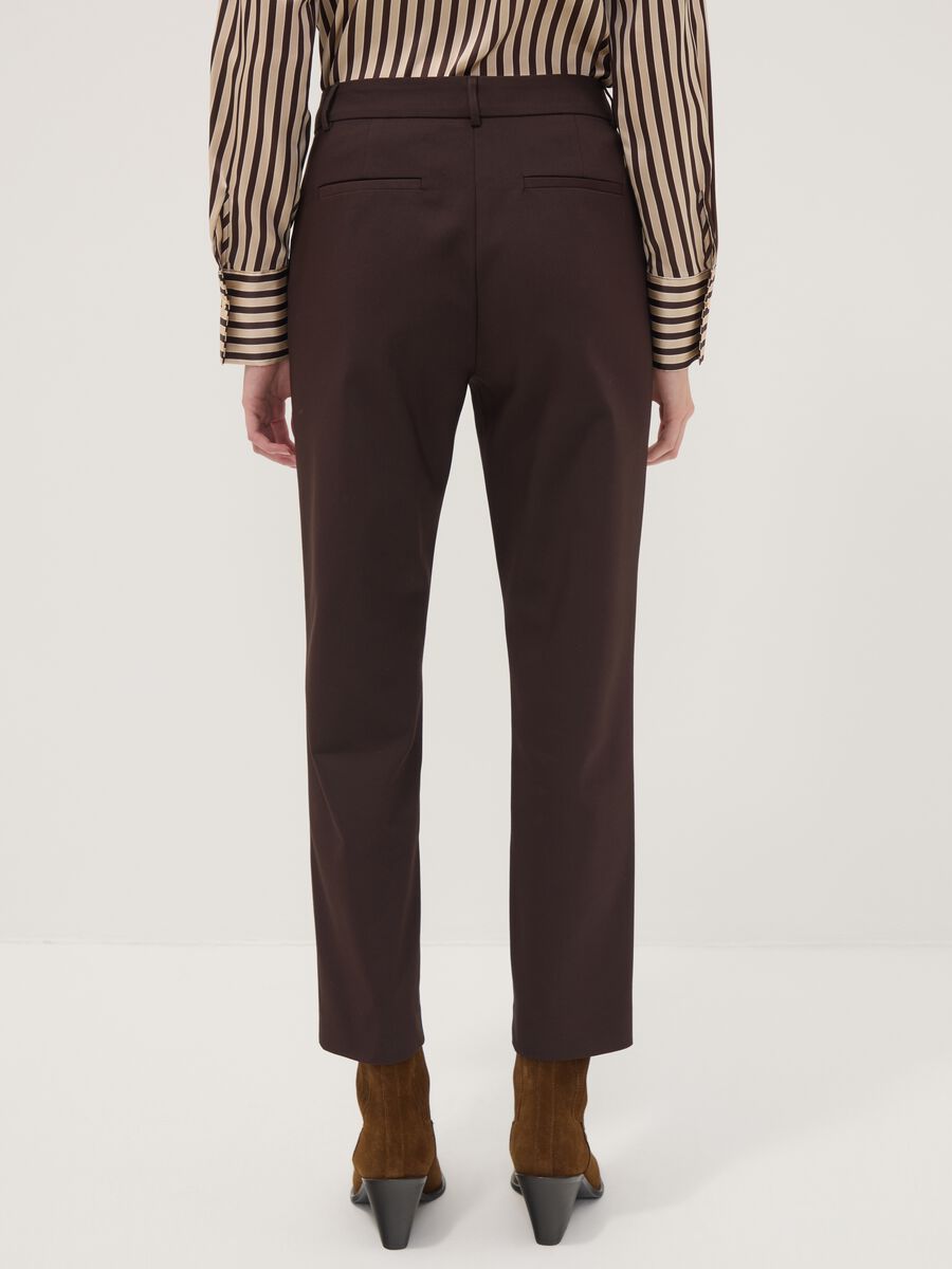 Slim-fit brown stretch cotton trousers_2