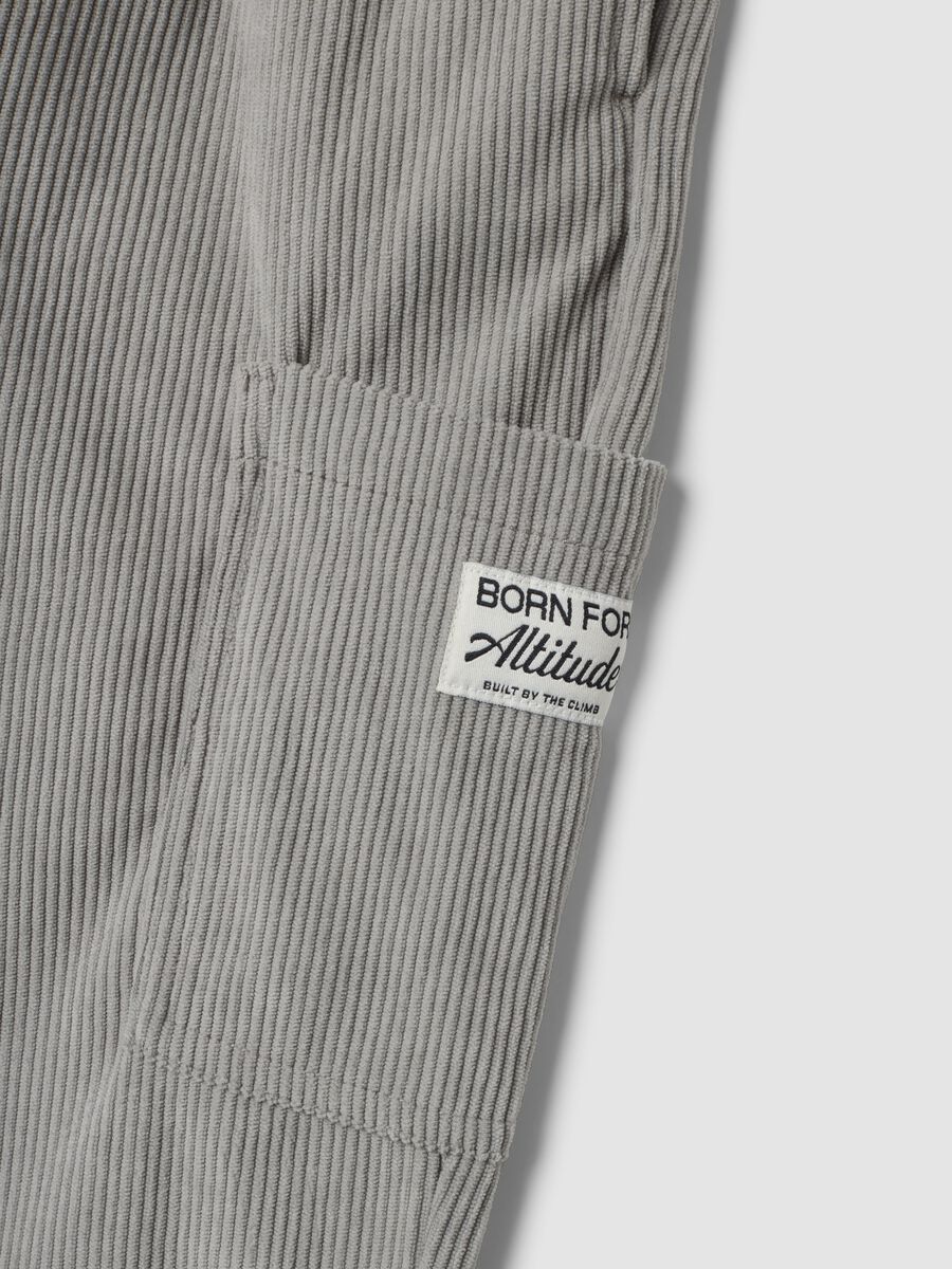 Grey comfort-fit cargo trousers with elasticated waistband_2