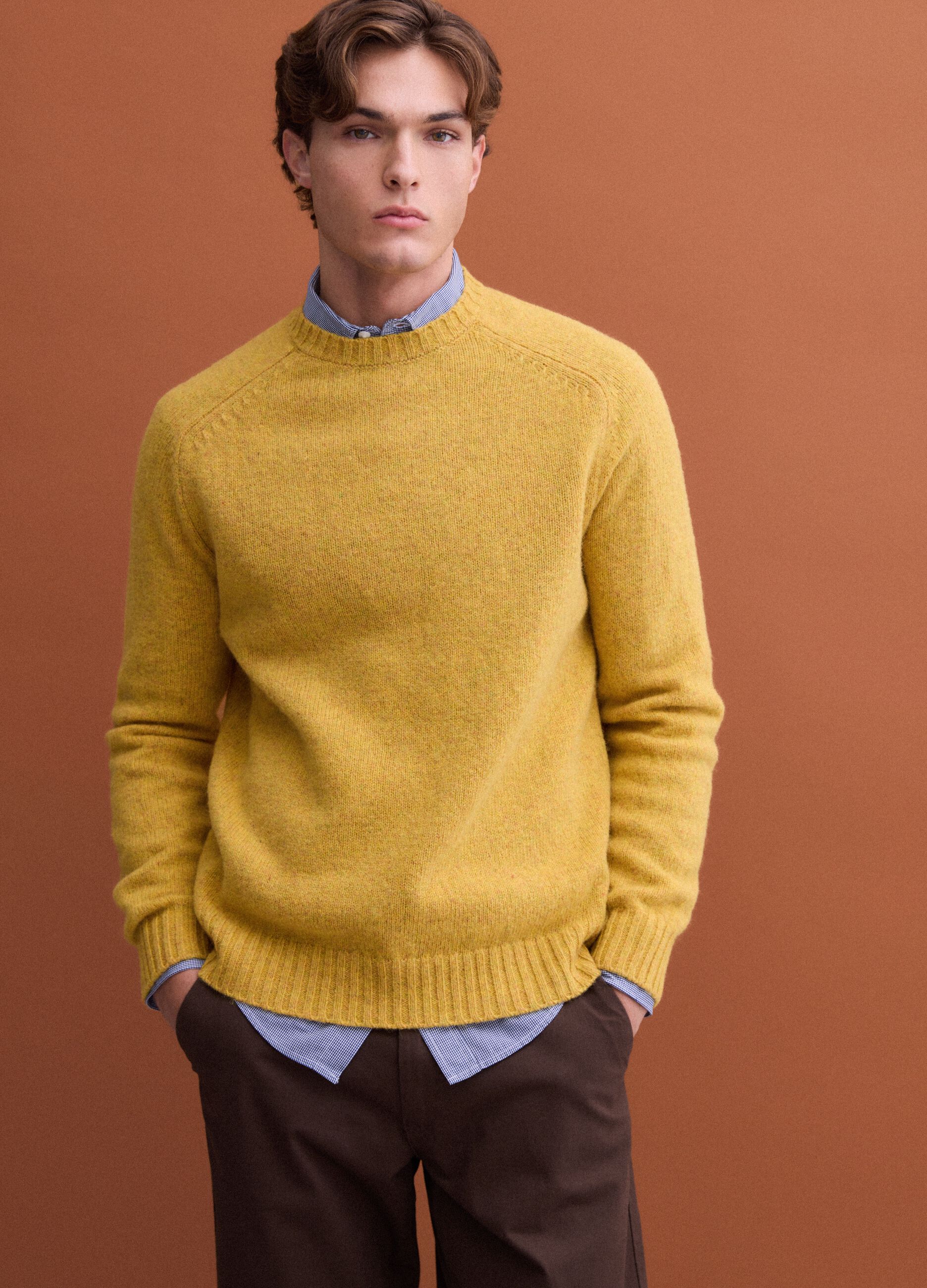 Yellow crew-neck pure wool jumper, regular fit