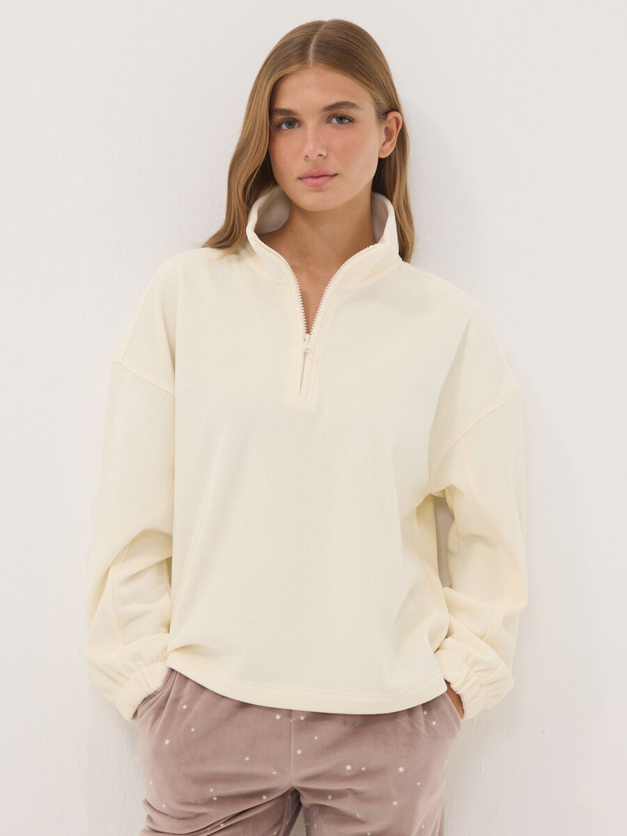 White stretch top with Henley collar_1