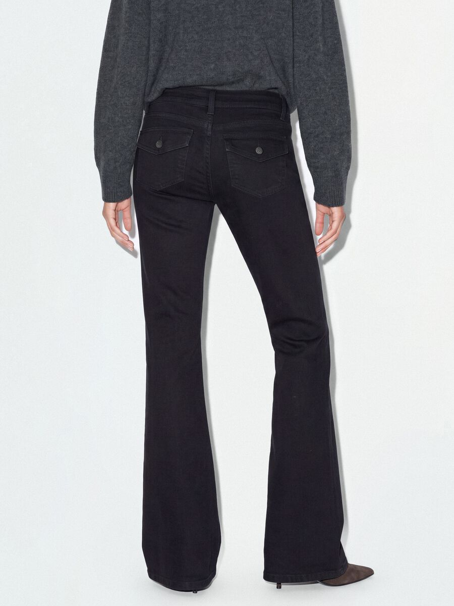 Jeans neri flare in cotone elasticizzato_3