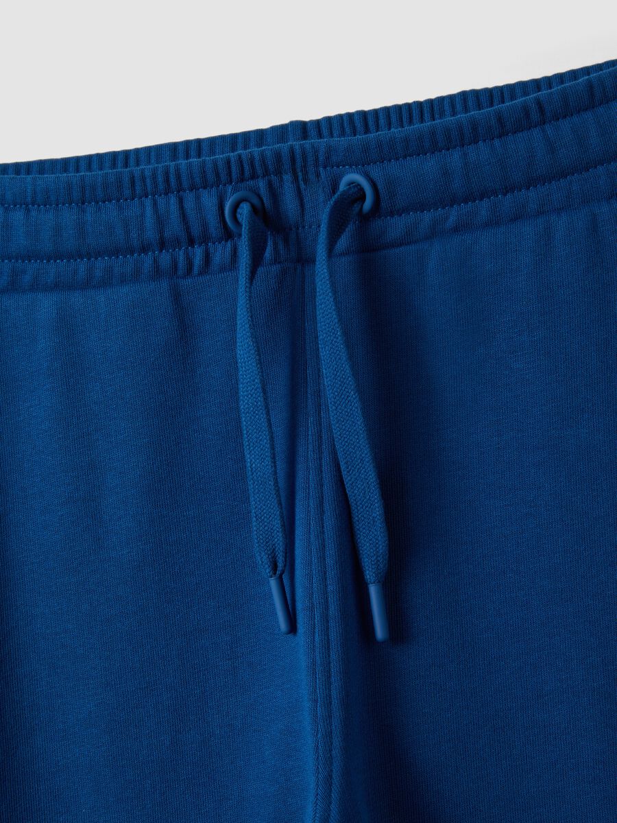 Blue organic cotton joggers with drawstring for boys_2