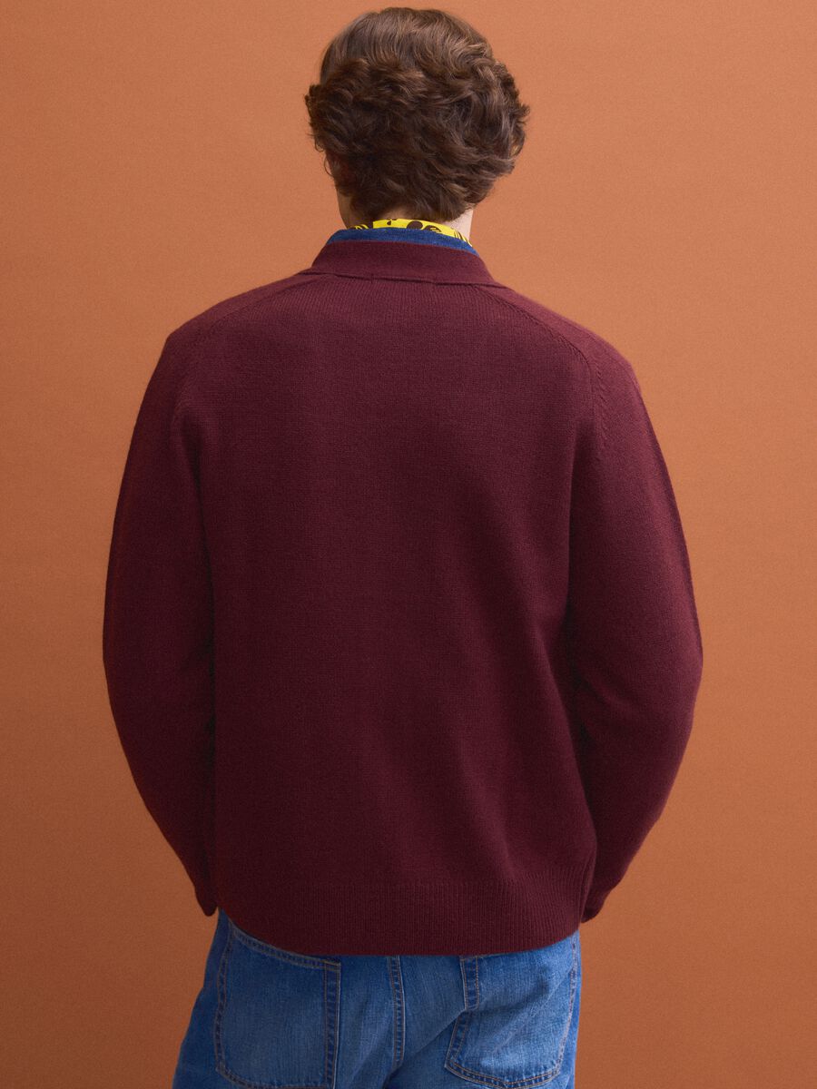 Red wool-blend cardigan with deep V-neck_3