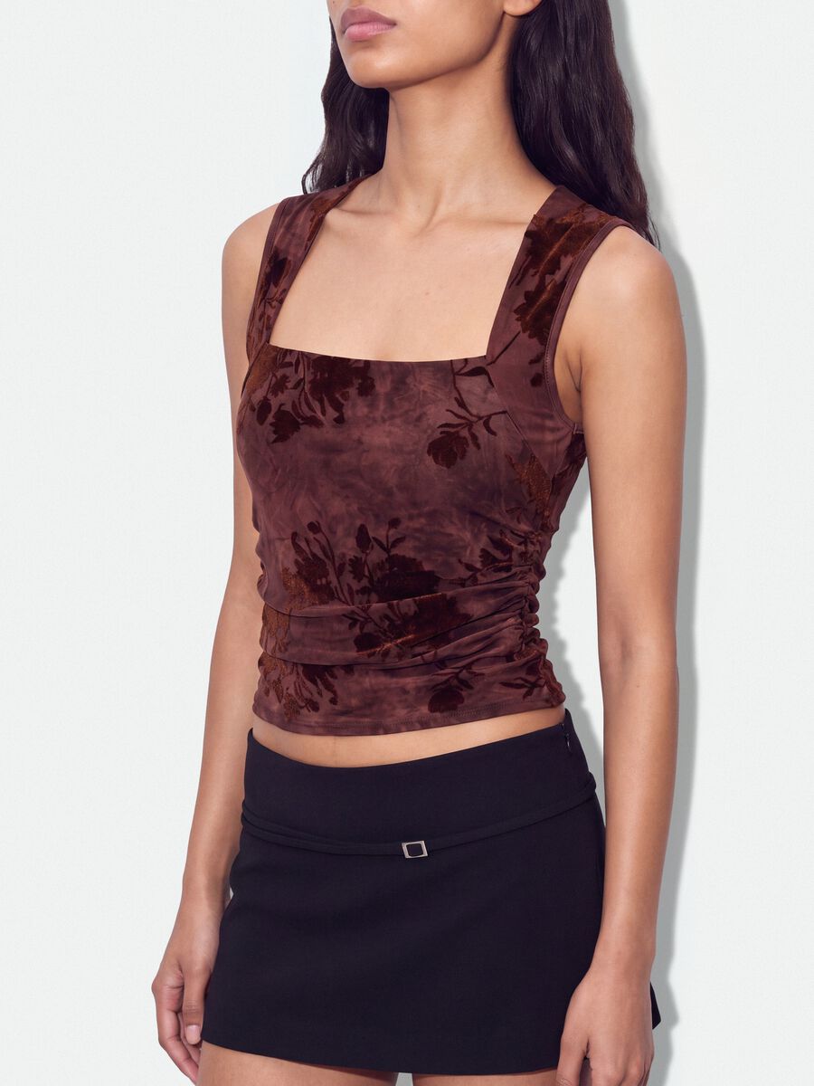 Red fitted stretch-fabric top with floral print_3