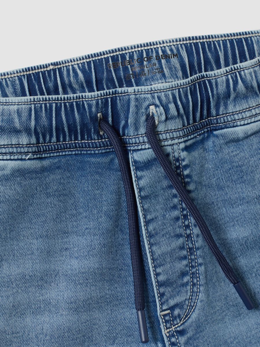 Blue stretch-cotton jogger jeans with drawstring for boys_4