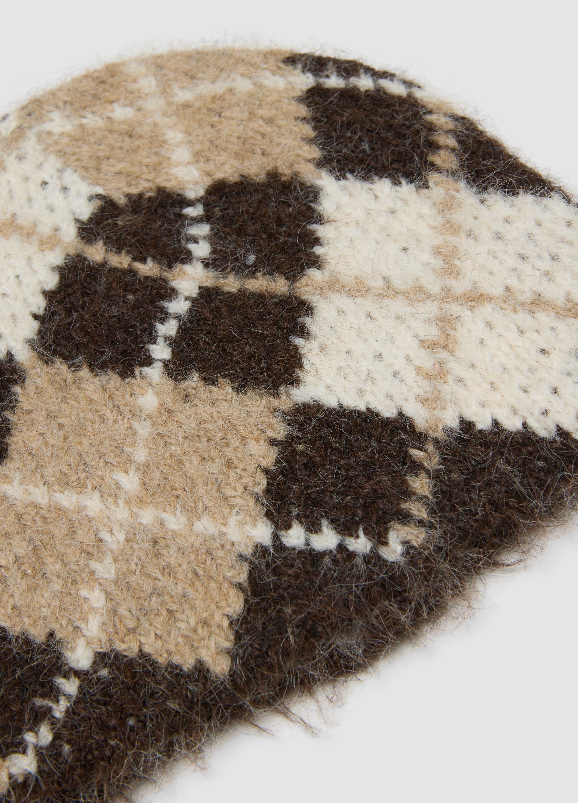 Beige stretch wool hat with diamond pattern