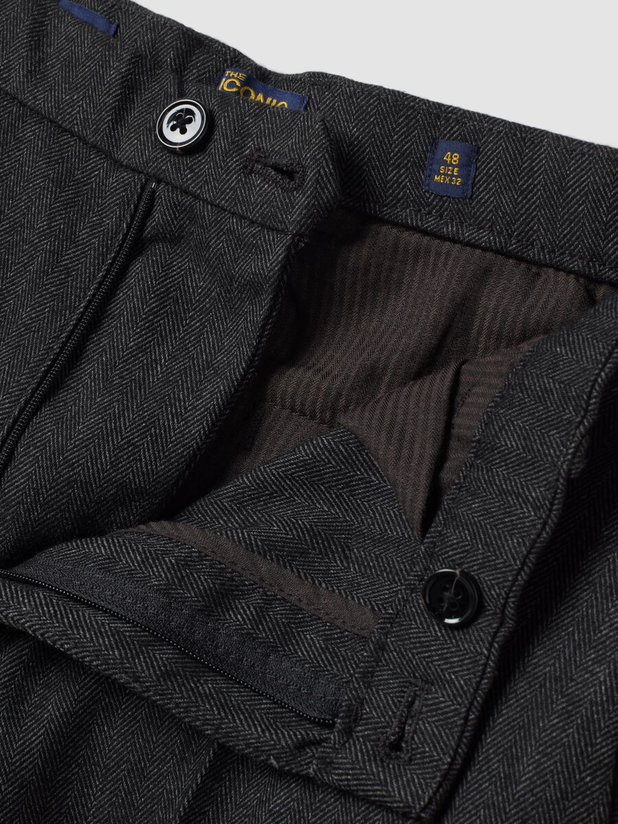 Grey and black slim-fit stretch viscose chino trousers_1