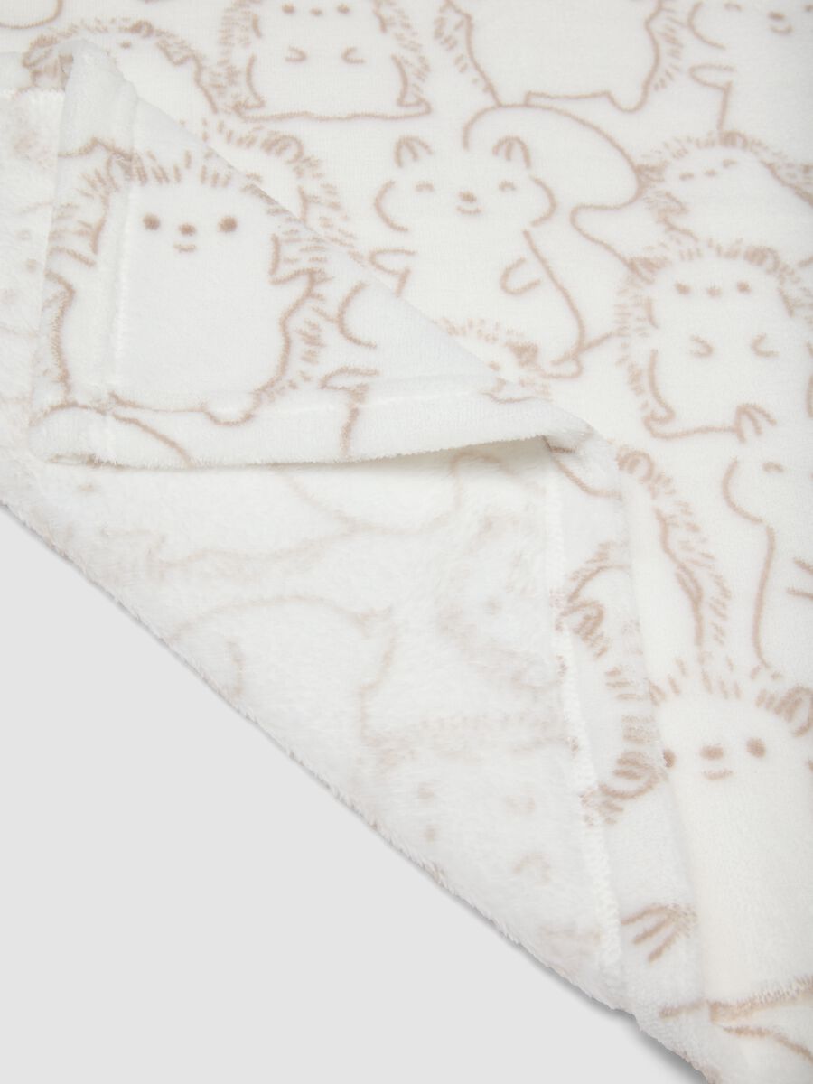 White baby blanket with little animal print_1