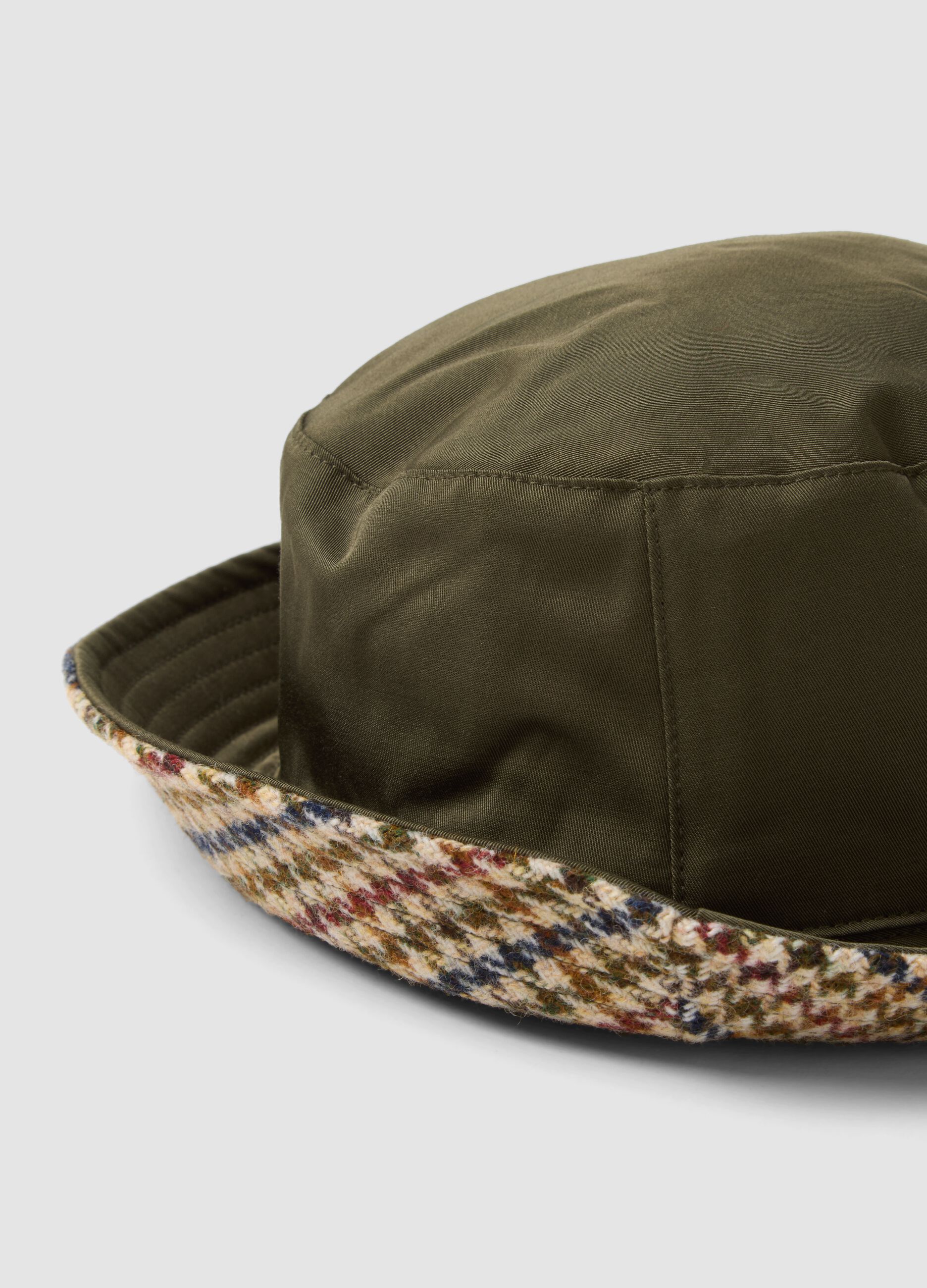 Green reversible cotton-blend hat