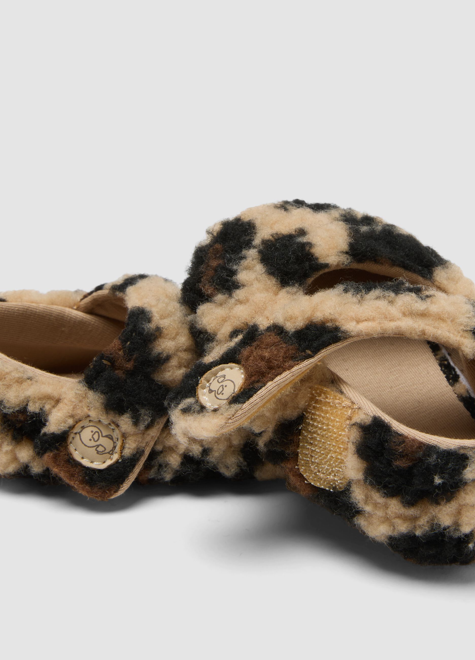 Scarpine beige animalier imbottite con cinturino