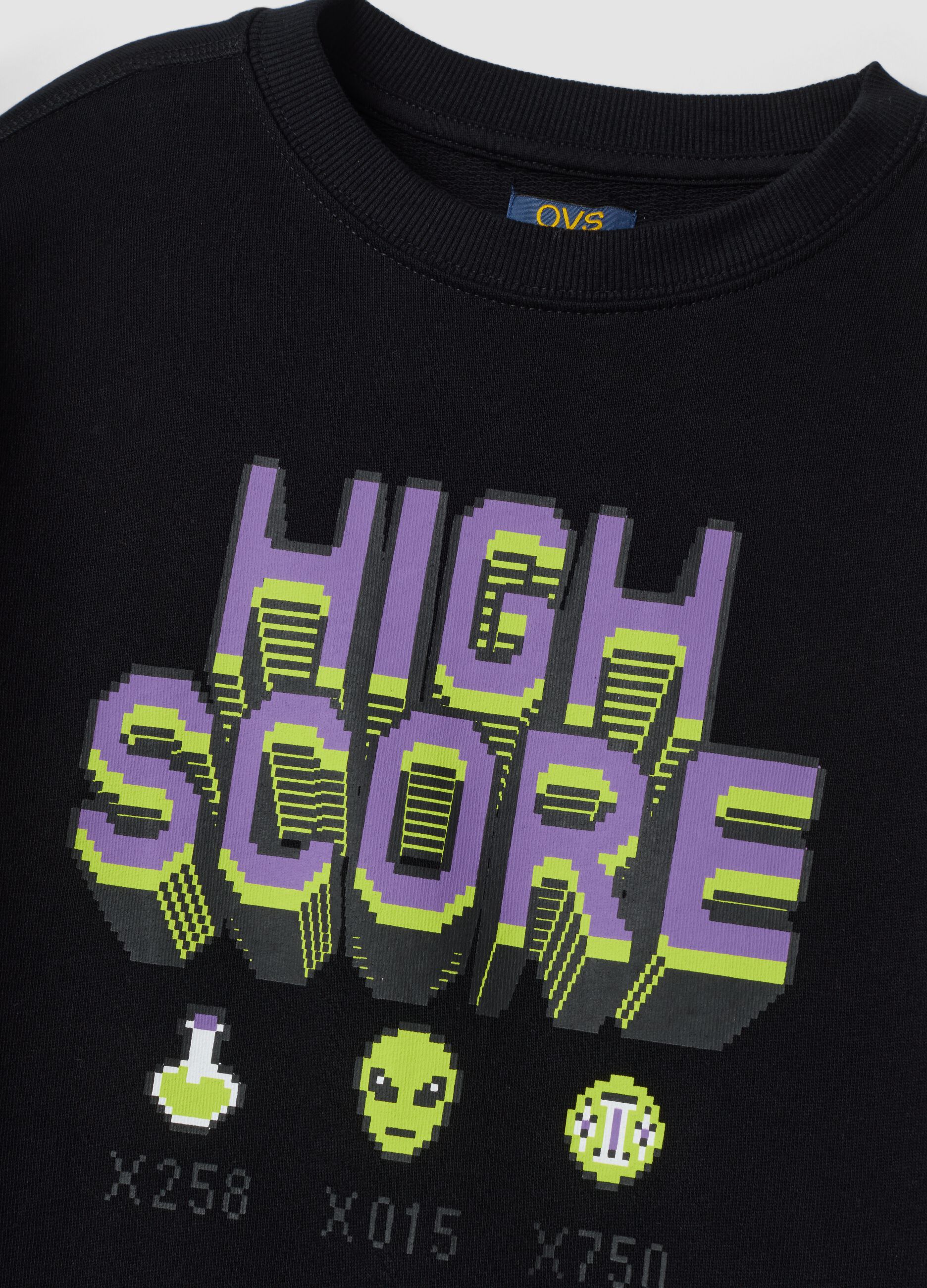 Black pure cotton sweatshirt with gaming print and crew neck