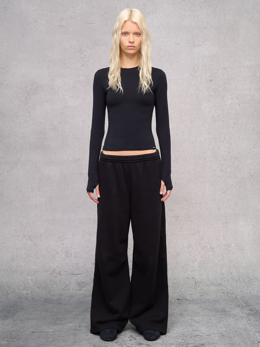 Perfect Black Longsleeve_2