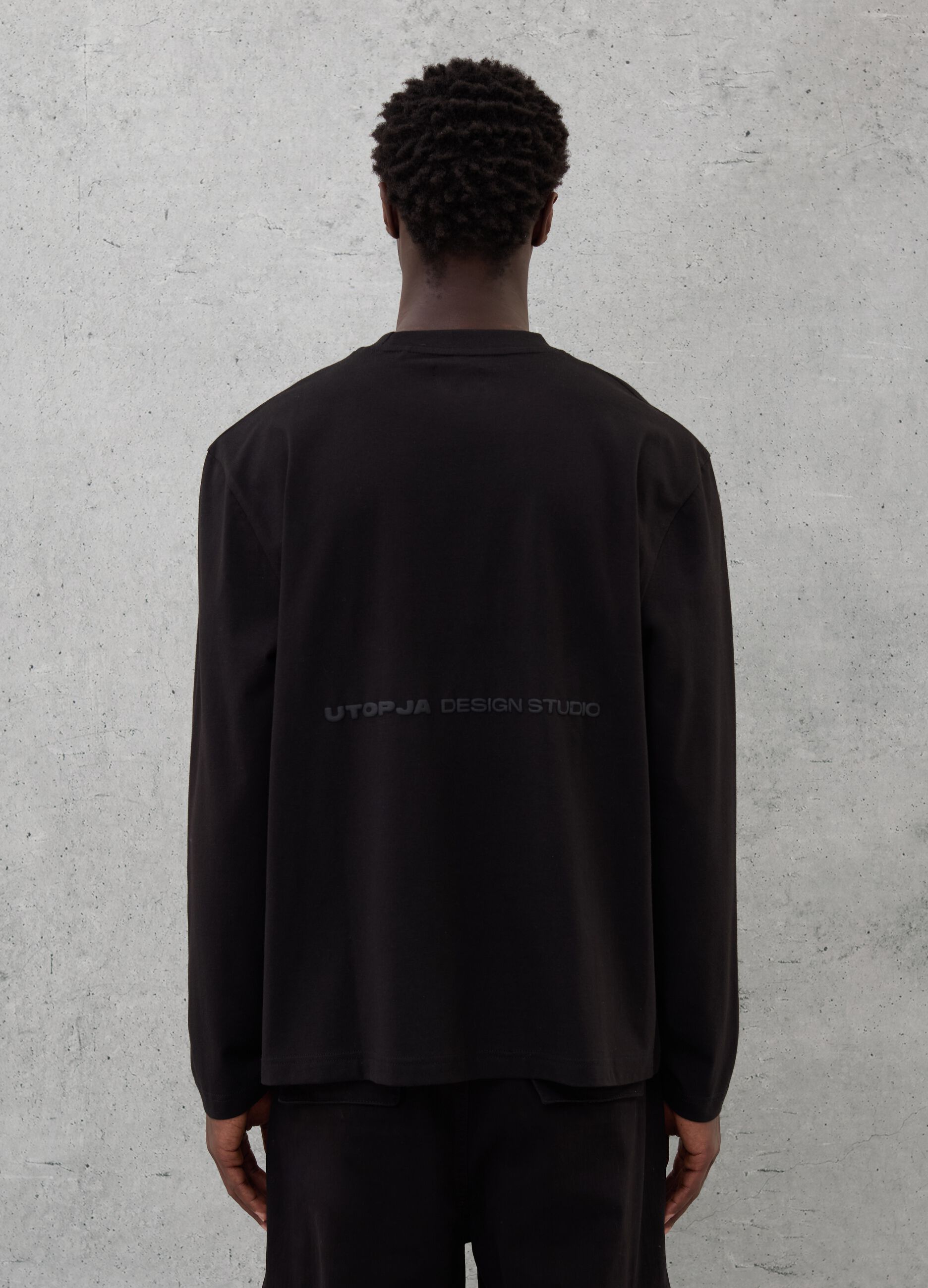 Long-sleeved Graphic T-shirt Black