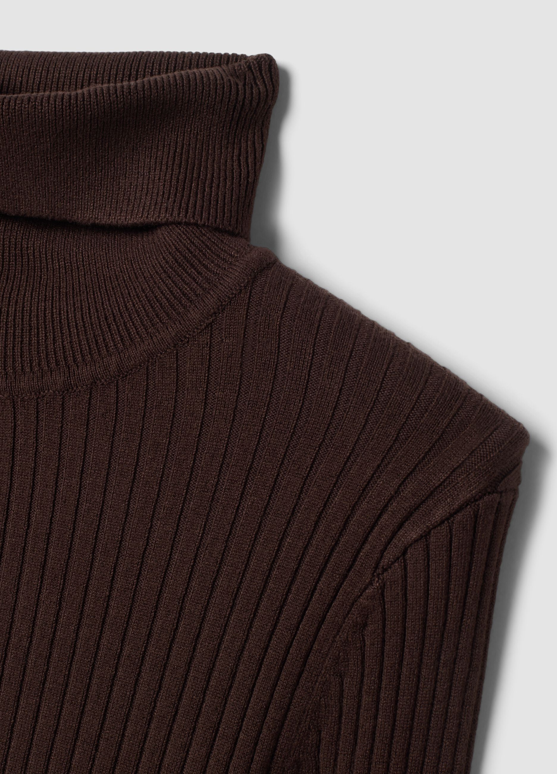 Brown ribbed viscose-blend turtleneck jumper