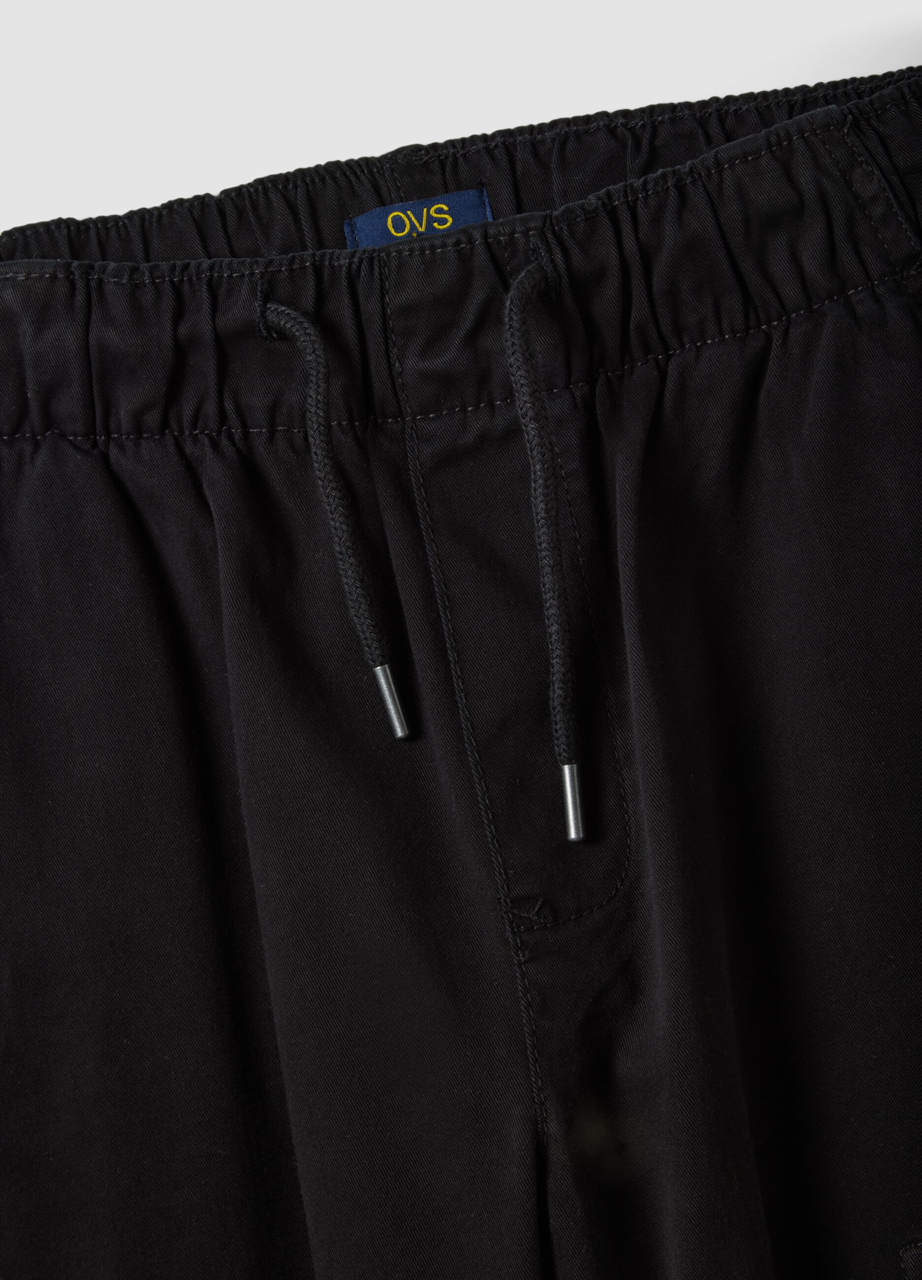 Jogger cargo neri in cotone elasticizzato