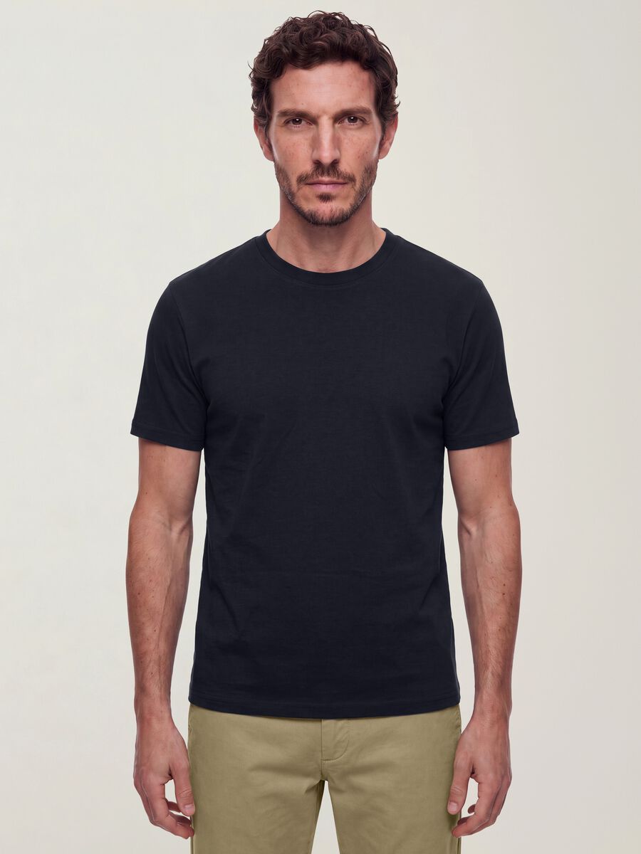 تيشيرت The Iconic Tee أزرق من قطن خالص بأكمام قصيرة وقصّة مريحة_0
