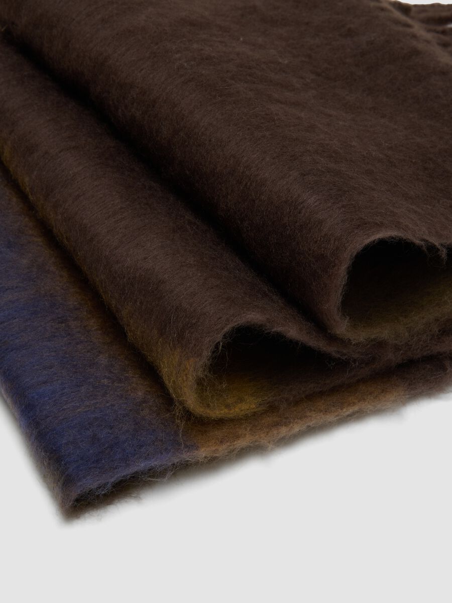 Brown ombr&eacute; scarf with fringes_1